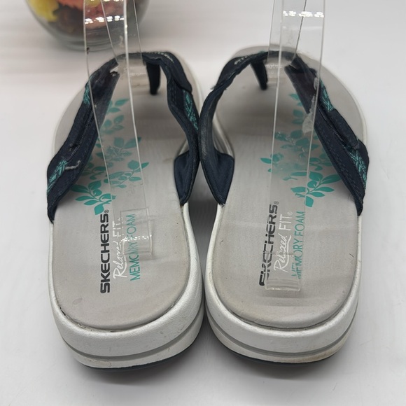 Skechers Navy Teal Emboridered Relaxed Fit Flip Flop  with Memory Foam Size 9 - Picture 3 of 7